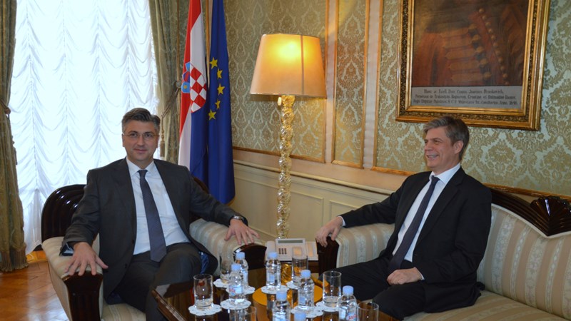 ​Predsjednik Vlade Plenković sa šefom Delegacije EU u BiH Wigemarkom 